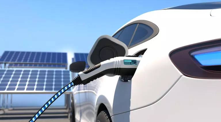 ICE vs EV Lifecycle Emissions with Solar